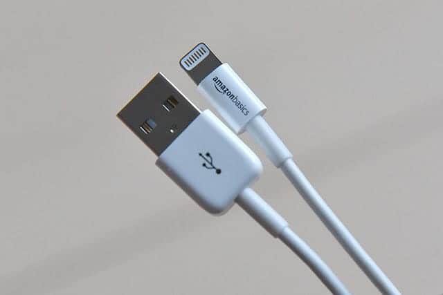 Amazonベーシック Lightning-USBケーブル購入レビュー