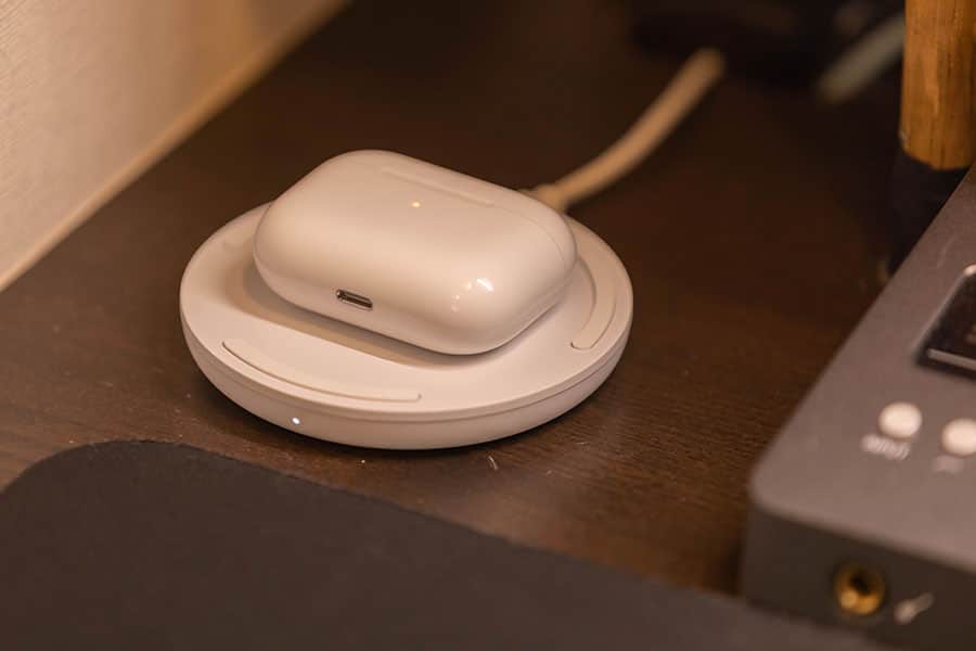 Belkin BOOST↑UP WIA001にAirPods Proを載せた