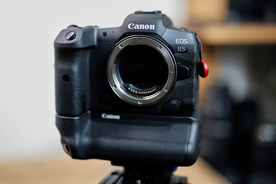 Canon EOS R5/R6用純正バッテリーグリップ BG-R10-