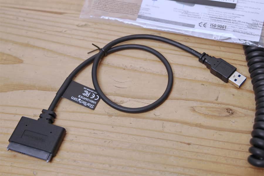 2.5インチSATA - USB 3.1 アダプタケーブル