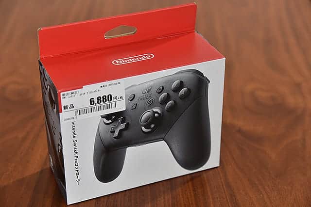 Nintendo Switch Proコントローラーの箱