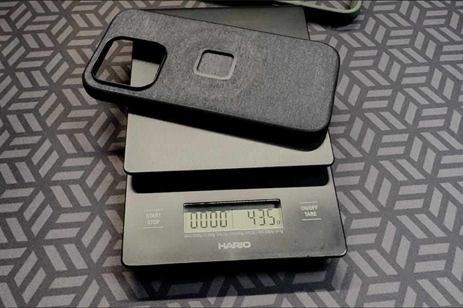 エブリデイケース iPhone 15 Pro V2の重さは43.5g