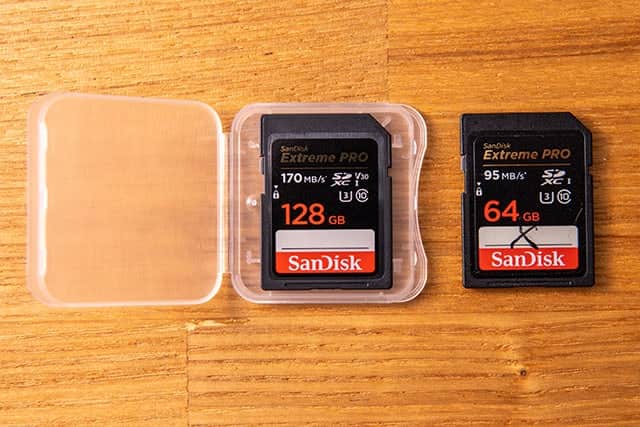 サンディスクの64GBと128GBのSDカード
