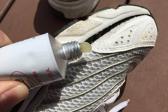 自分で靴を修理するならこれ必須 シューズ強力補修剤shoe Gooではがれたソールを修復してみた スーログ