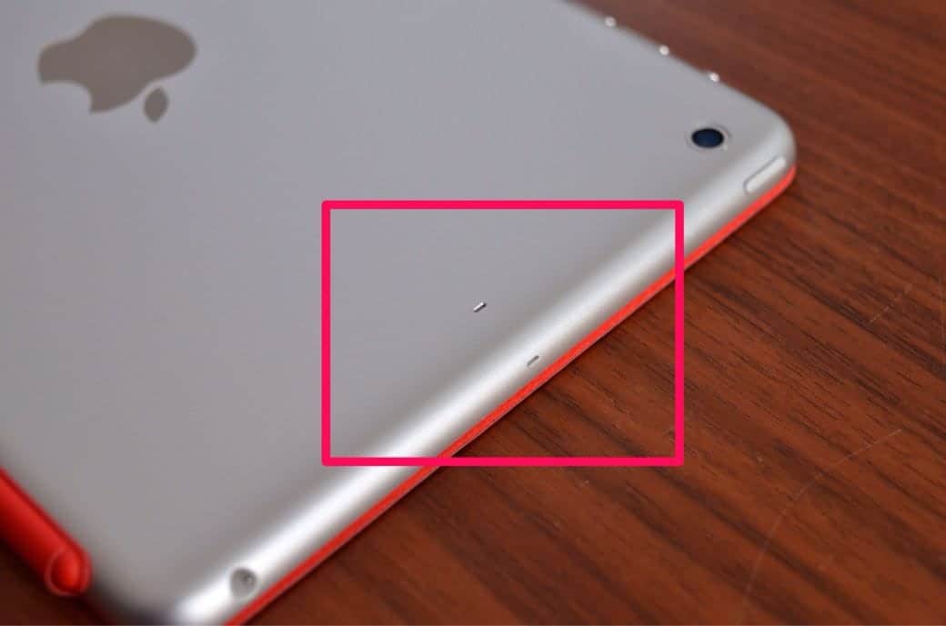 iPad miniとiPad mini Retinaディスプレイモデルの唯一の違い マイク2つ