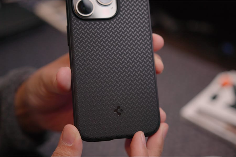 Spigen iPhone 15 Pro用ケース ブラック＆グリップ力＆MIL規格