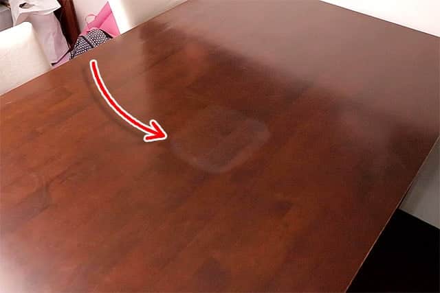 オリーブオイルじゃ無理！熱で白くなったらテーブルを元通りにする方法