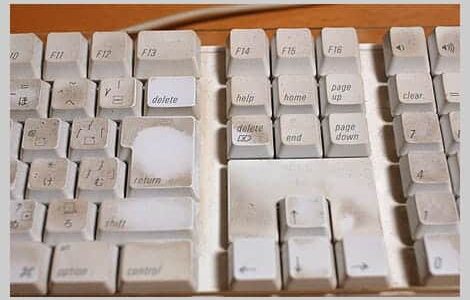 アップルキーボードも大掃除　驚きの白さに