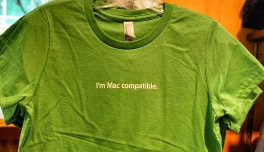 アップル本社で販売されているTシャツやロンパースに書かれたメッセージが秀逸な件