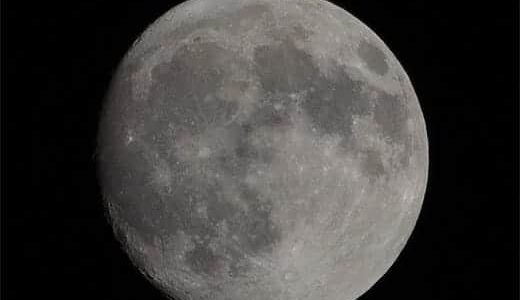 Nikon 55-300mmでクレーターハッキリな月を引き寄せてみた