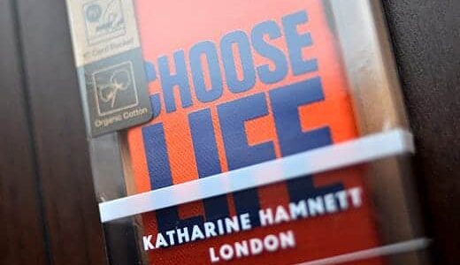 キャサリンハムレットのiPhone 5s用ケース「CHOOSE LIFE」購入したけど作りが…